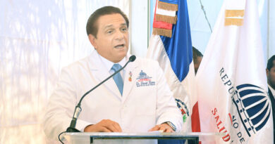 Rivera dice que no niegan servicios a haitianos