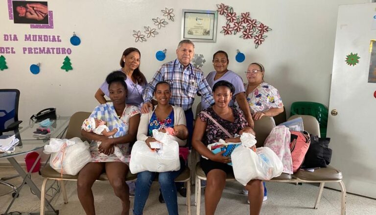Realizan segundo simposio sobre bebé prematuro