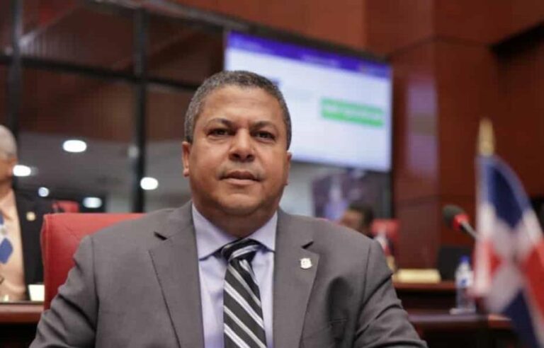 Senado aprueba pedido de construir hospital traumatológico en Esperanza