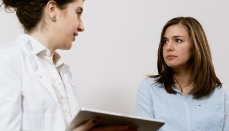 Destacan factores hacen mujeres sean más propensas a depresión