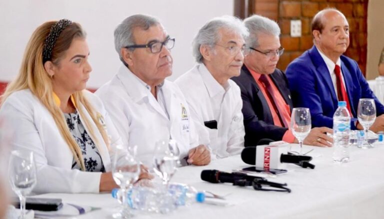 Médicos y ANDECLIP se unen para solucionar conflicto con ARS