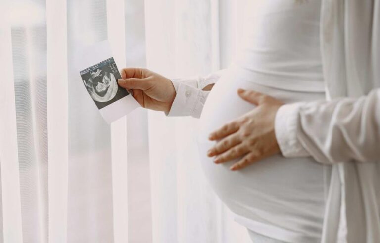 El 8 % de las muertes maternas están asociadas a un aborto