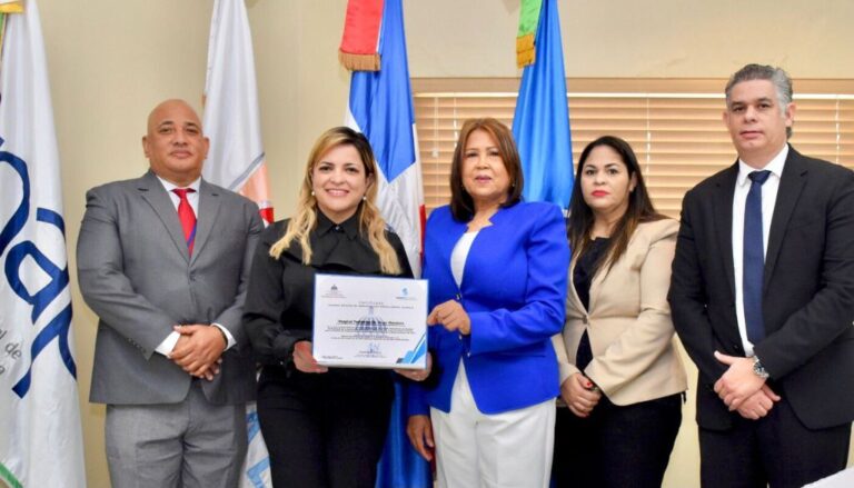 Reconocen al Hugo Mendoza con máxima puntuación en buenas prácticas