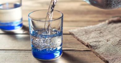 ¿Es saludable el agua con gas?