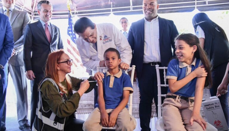 Salud Pública inicia jornada vacunación contra COVID-19 en niños