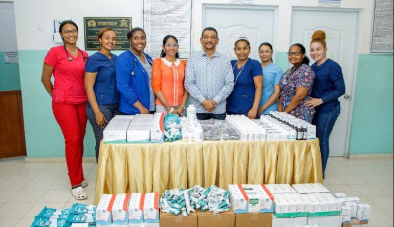 Entregan donación millonaria de medicamentos e insumos en Azua