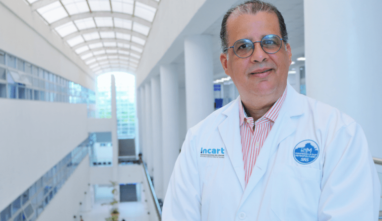 “El autoexamen para detectar cáncer no sirve” afirma el oncólogo José Ramirez