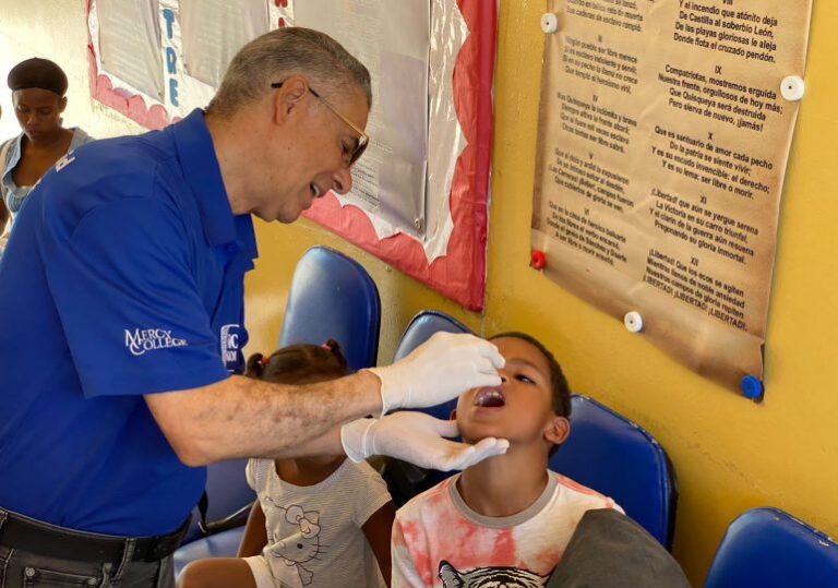 Ayuntamiento de SDE realiza operativo médico en Villa Liberación