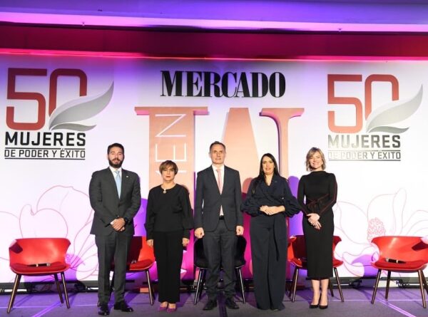Carolina Serrata Méndez participa en la edición especial 50 mujeres de poder y éxitos 2023 de la Revista Mercado en el panel: "Rol de la Mujer en el Sistema de Pensiones"