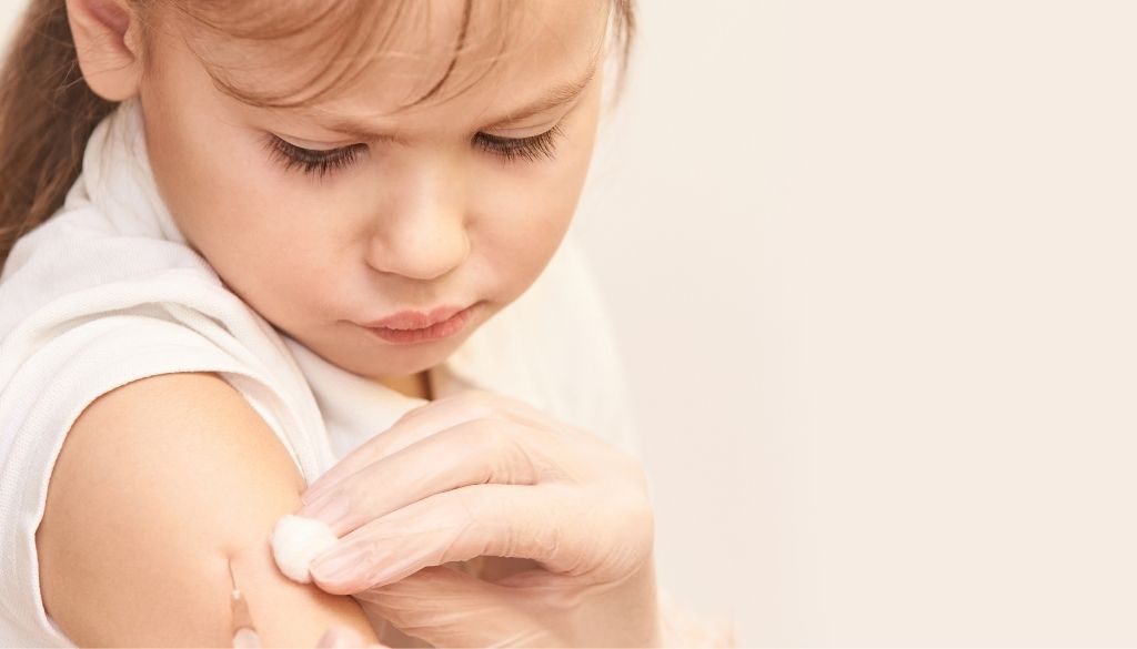 Expertos concluyen vacunación en niños contra COVID-19 sigue siendo necesaria
