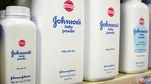 Johnson & Johnson ofrece pagar hasta 8,900 millones por demandas sobre polvos de talco