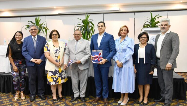Presentan documentos claves para monitoreo de muertes maternas e infantiles