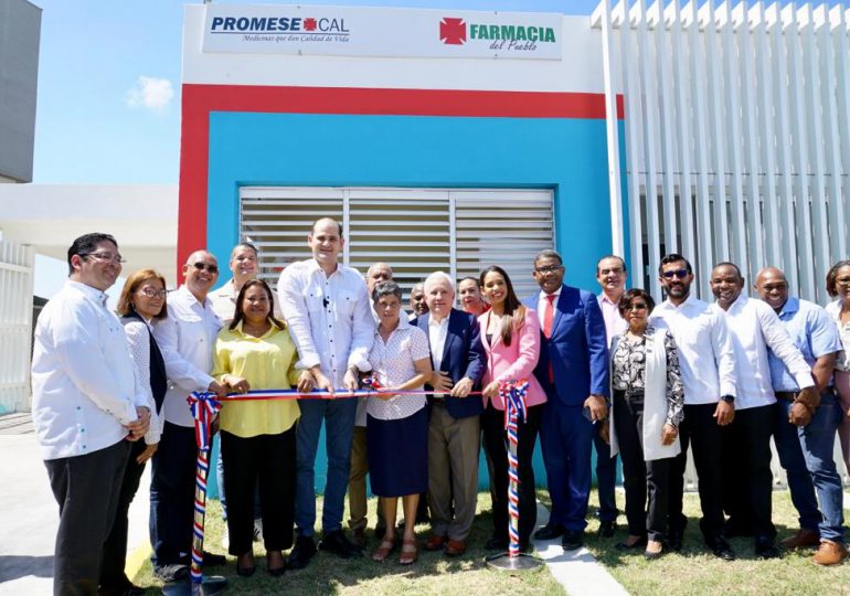 PROMESE/CAL inaugura dos Farmacias del Pueblo en Sabana Perdida y Capotillo