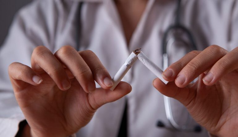 Cigarrillos electrónicos pueden ayudar a fumadores a dejar de fumar, según estudio