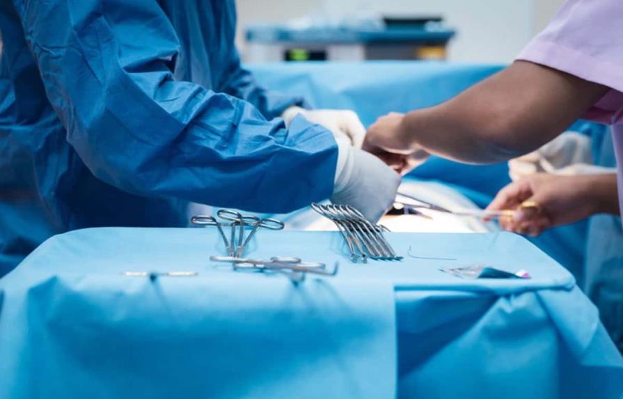 Instituto Tecnológico de Massachusetts diseña suturas capaces de liberar fármacos o detectar inflamaciones