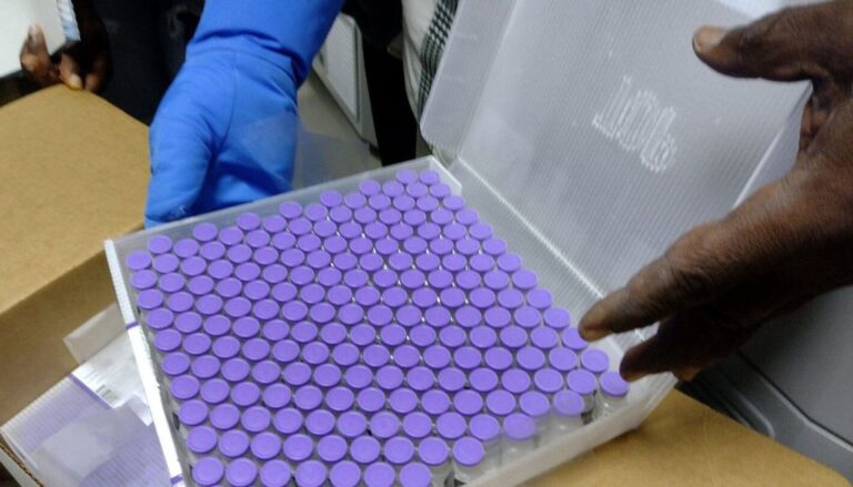 Destacan aportes de la industria farmacéutica en la pandemia