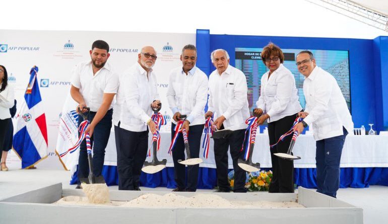 Gobierno da primer palazo para la construcción de un hogar para adultos mayores en Pedernales