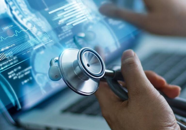 Historia clínica electrónica puede disminuir errores médicos