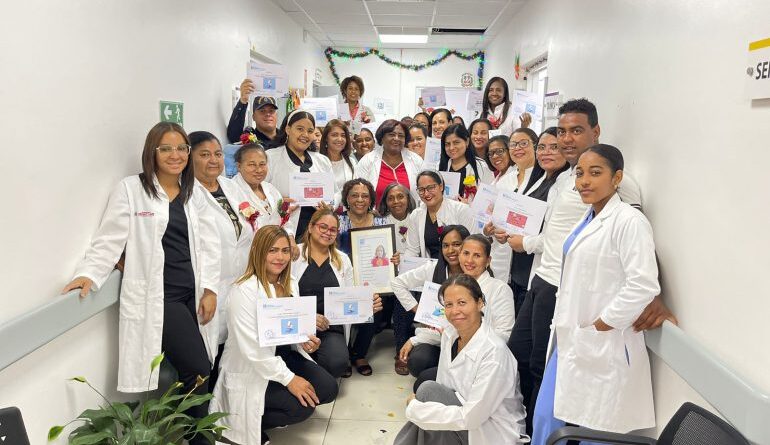 Hospital Provincial Inmaculada Concepción Cotuí reconoce bioanalistas en su día