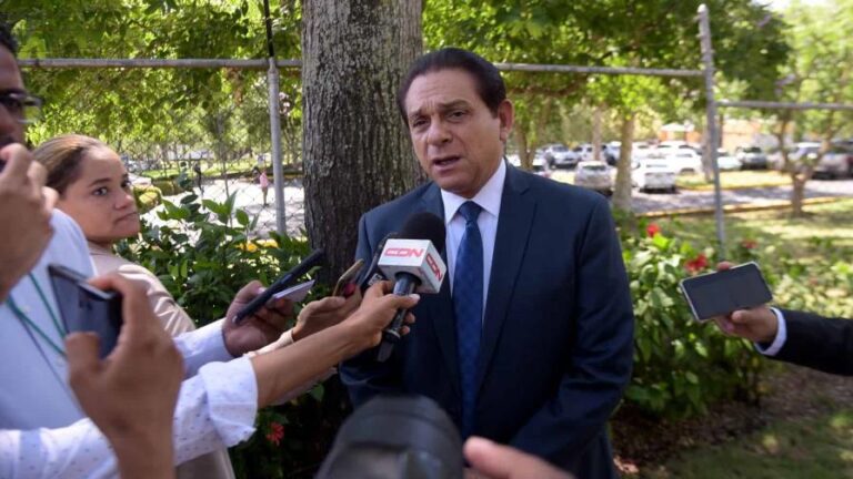 Ministro de Salud Pública llama a la población a no descuidarse del COVID-19