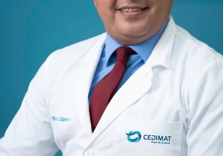 Urólogo habla de opciones de tratamientos dependiendo estado del cáncer de próstata