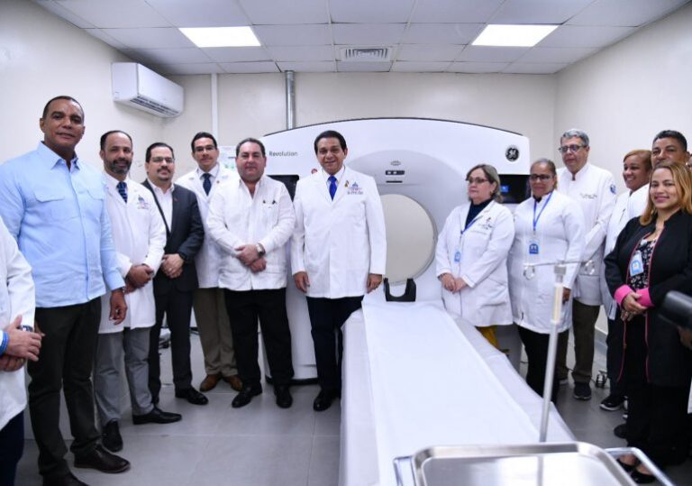 Gobierno invierte más tres millones de dólares en tomógrafos para cinco hospitales