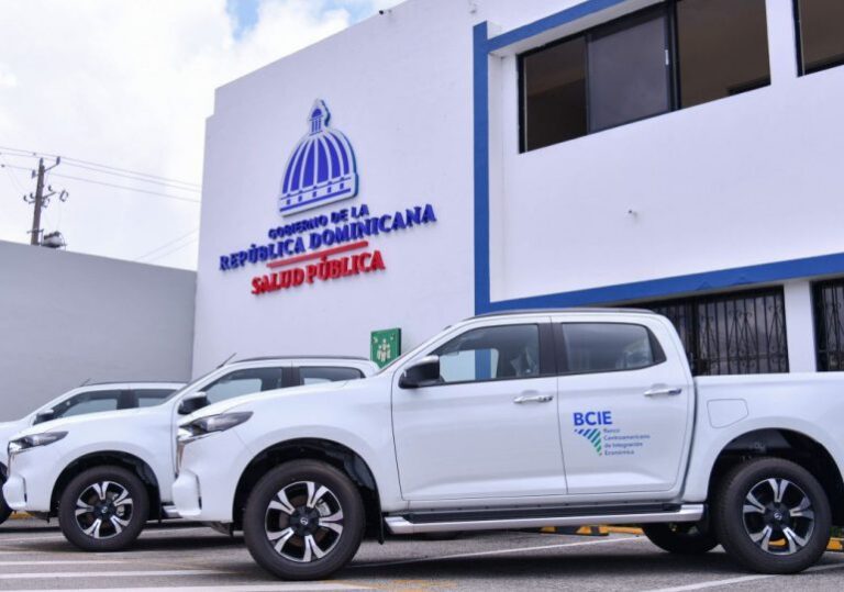 El BCIE realiza donación a Salud Pública que equipos médicos, insumos y vehículos
