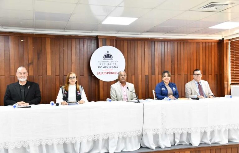 Salud Pública clausura 12 nuevos centros médicos por anomalías