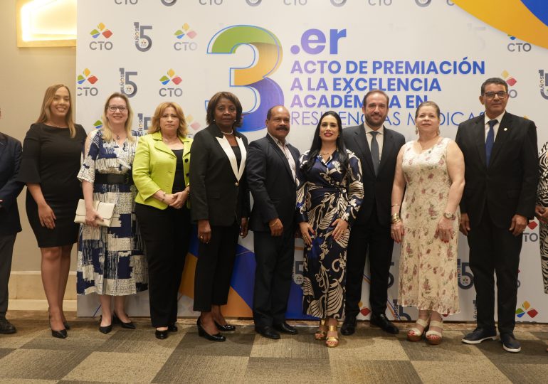 Premian la excelencia de médicos de la República Dominicana en Residencias Médicas