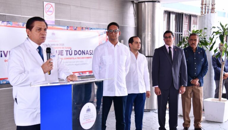 Salud Pública recibe donación de ambulancia para fortalecer servicios de salud mental