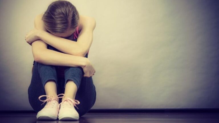 Reportes de suicidio llama a prestar atención a conductas en menores