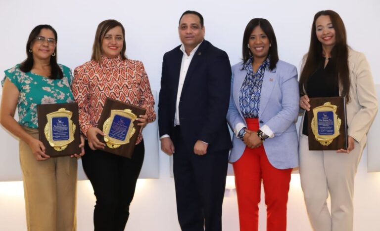 Centro de Gastroenterología destaca trabajo de los profesionales de la salud