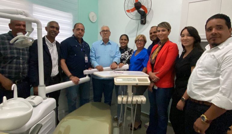 Dirección de Odontología del SNS entrega unidad en Jarabacoa y La Vega