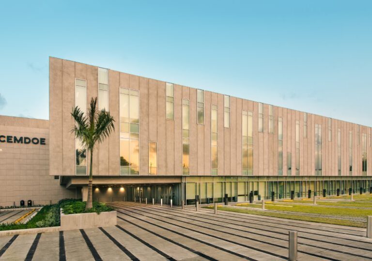 CEMDOE resalta importancia de seguridad al paciente en procesos médicos