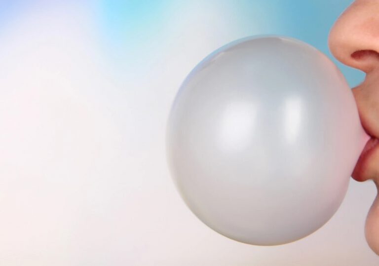 ¿Qué sucede cuando te tragas un chicle?