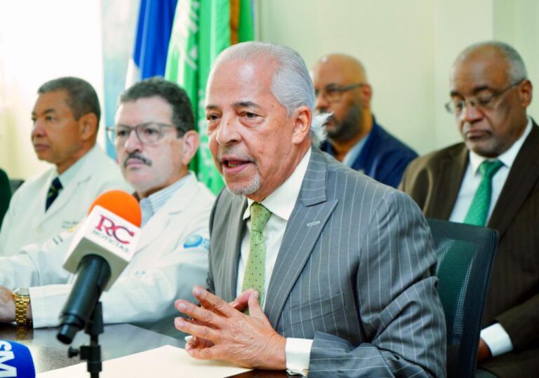 Exdirector de SNS ve preocupante aumento de casos de dengue en el país