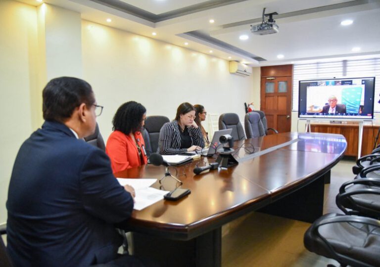 OMS reconoce al Ministerio de Salud por implementación exitosa del Centro de Contacto: “Cuida tu salud mental”