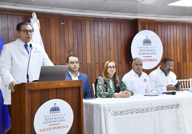 Ministro de Salud llama a la oposición no politizar el dengue