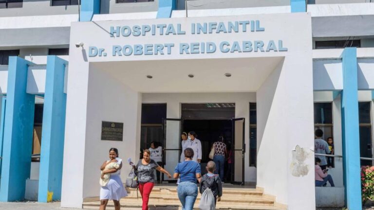 Madres en Robert Reid preocupadas por el dengue