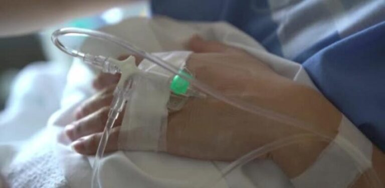 Especialista pide cautela en la hidratación endovenosa de pacientes con dengue