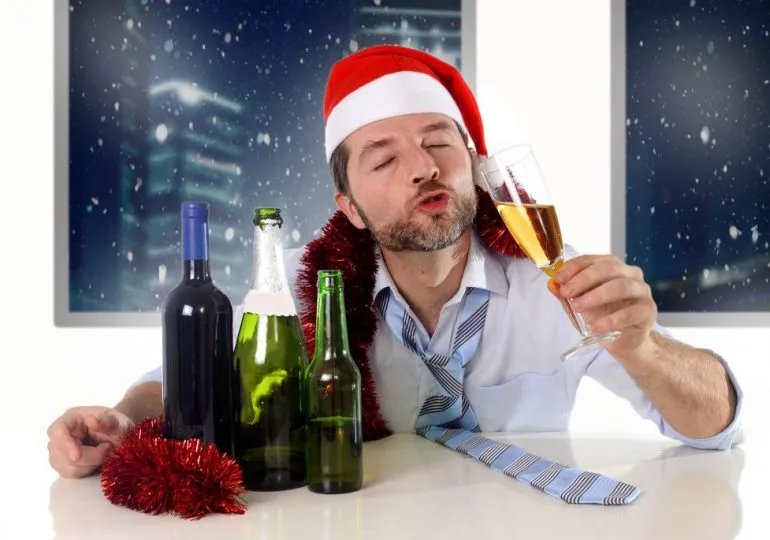 Ojo con el alcohol: recomendaciones de la Sociedad Emergenciología en período navideño