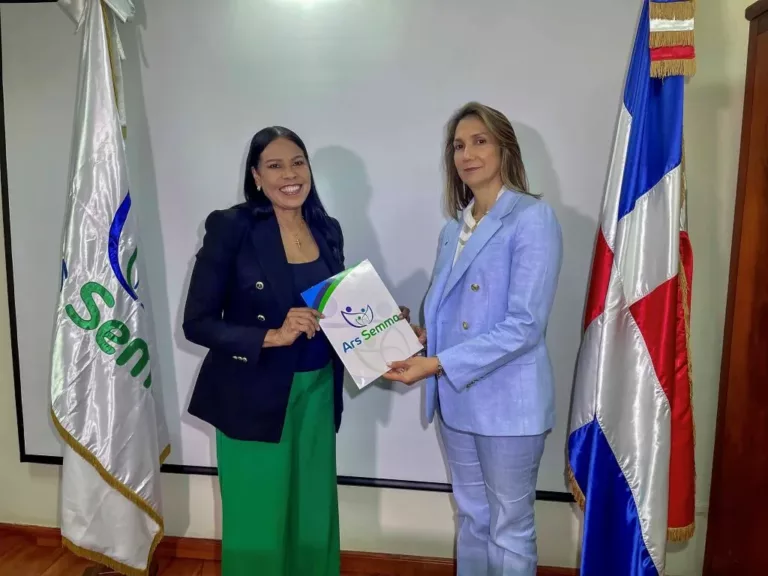Referencia Laboratorio Clínico y ARS SEMMA firman acuerdo en beneficio de afiliados