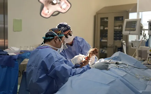 Centro Médico Central Romana en jornada gratis cirugías de manos