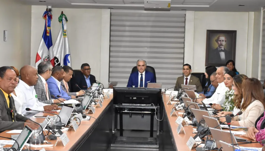 Aumentan cobertura de medicamentos ambulatorios a afiliados del SFS