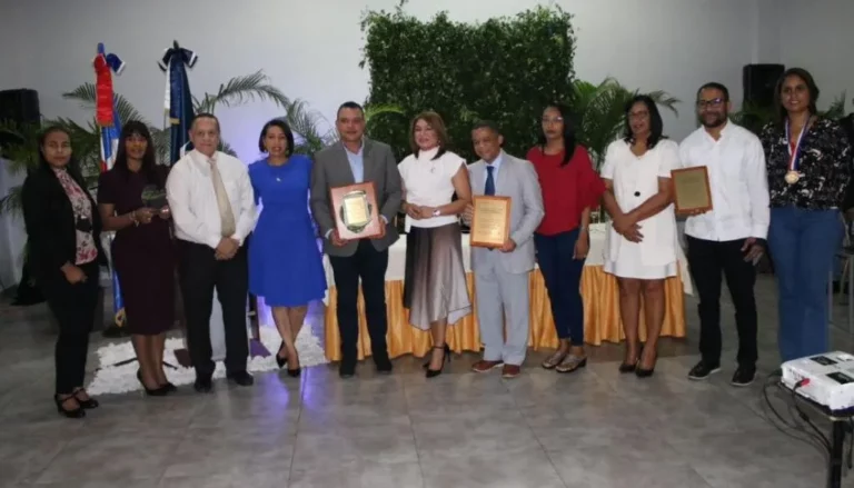 Ney Arias Lora obtiene primer lugar en cumplimiento indicadores de calidad en Hemodiálisis