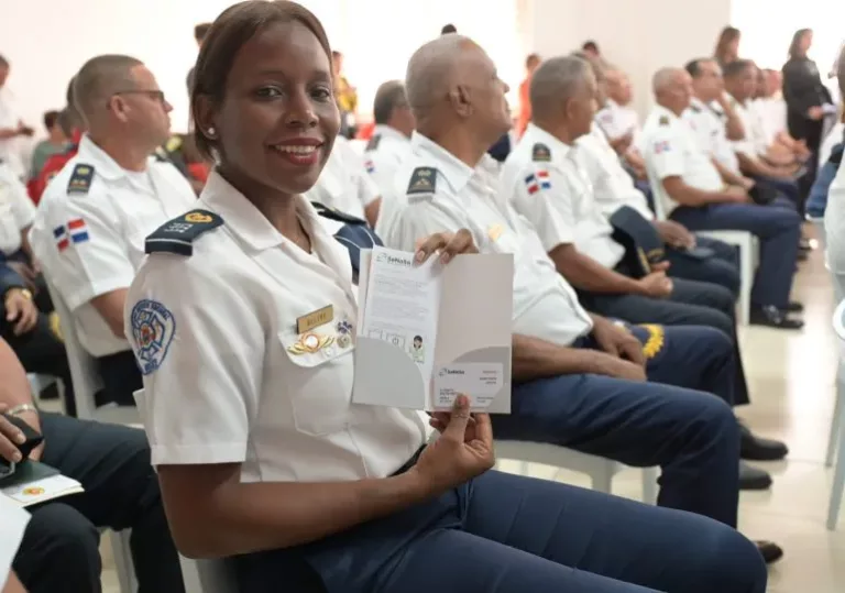 Senasa anuncia ampliación de los beneficios del Plan Básico para cuerpo de bomberos
