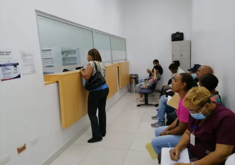 Ciudadanos expresan estar satisfechos con servicios ofrecidos por el Programa de Medicamentos de Alto Costo de Salud Pública