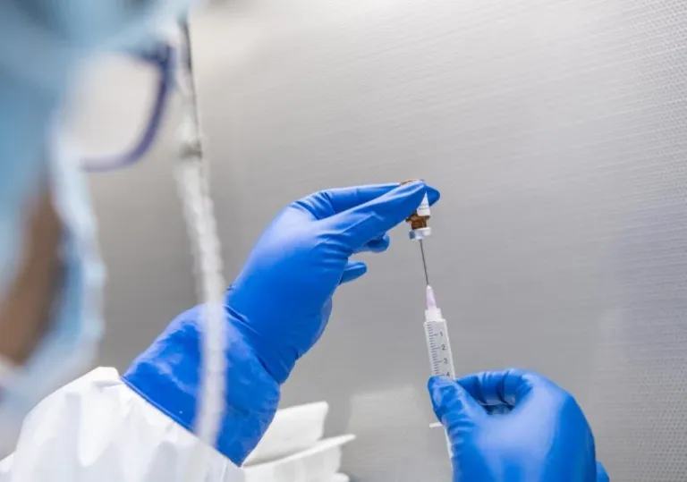 Vacunas contra el VPH y revisiones regulares ofrecen esperanza para un futuro libre de cáncer de cuello uterino