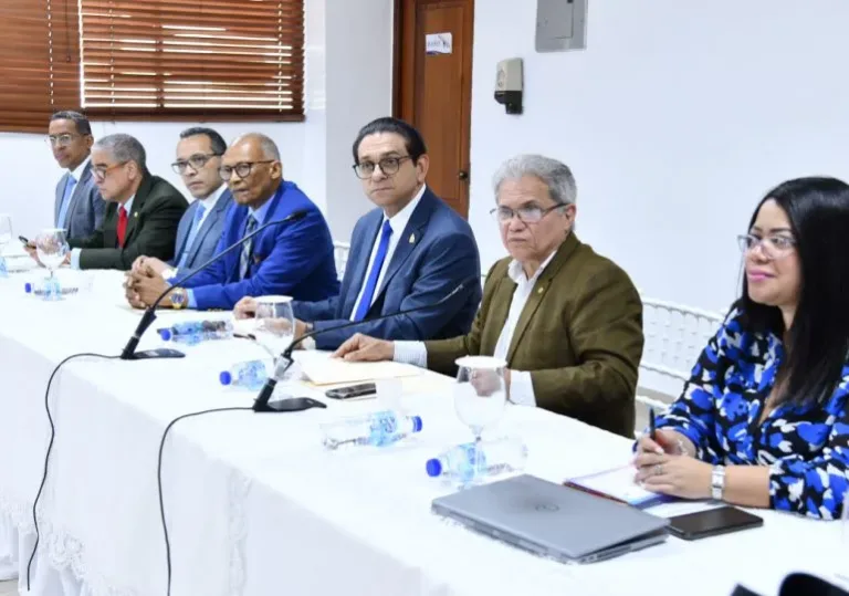 Colegio Médico Dominicano repudia apresamiento del médico Wazar Gómez