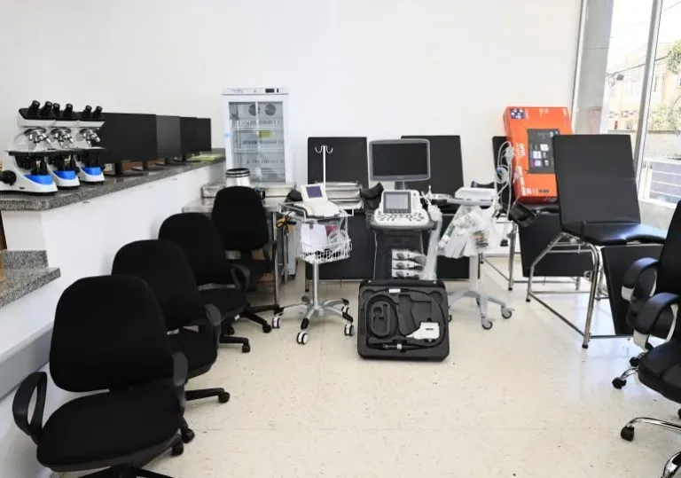 SNS entrega a cuatro hospitales de Santo Domingo más de RD$29 millones en equipos